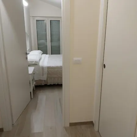 A 350 Mt Dal Mare Apartment *