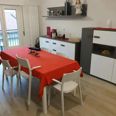A 350 Mt Dal Mare Apartment